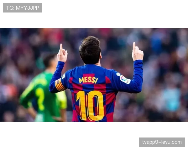 梅西任意球再显神技，精湛技艺引爆全球关注