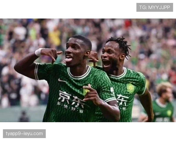 贝西克塔斯定位球战术革新引爆球迷热议，赛场表现亮眼引关注