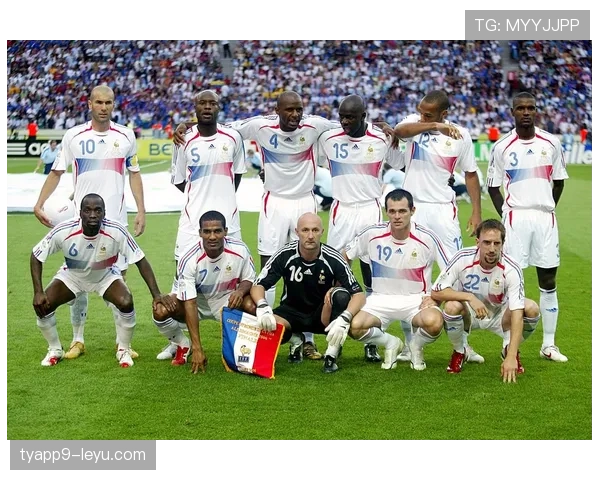 门迪强势崛起，成法国国家队后防核心